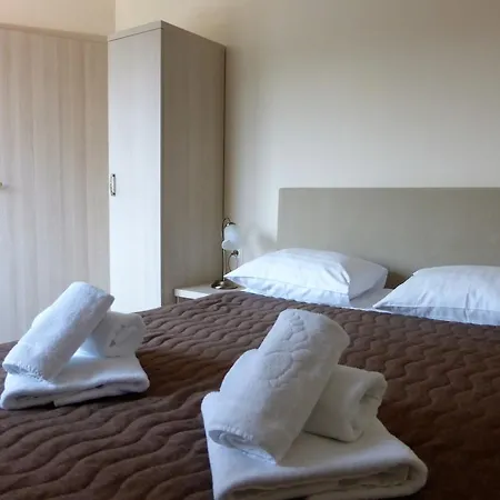 לינה וארוחת בוקר Villa Gdansk גדנסק